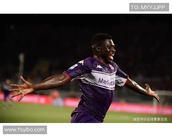 最爱儿子的足球明星如何在赛场上平衡家庭与事业的挑战与成就